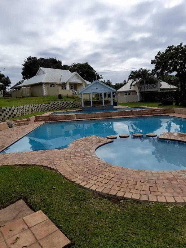 19 Montego Bay Caribbean Estate Apartman Port Edward Kültér fotó
