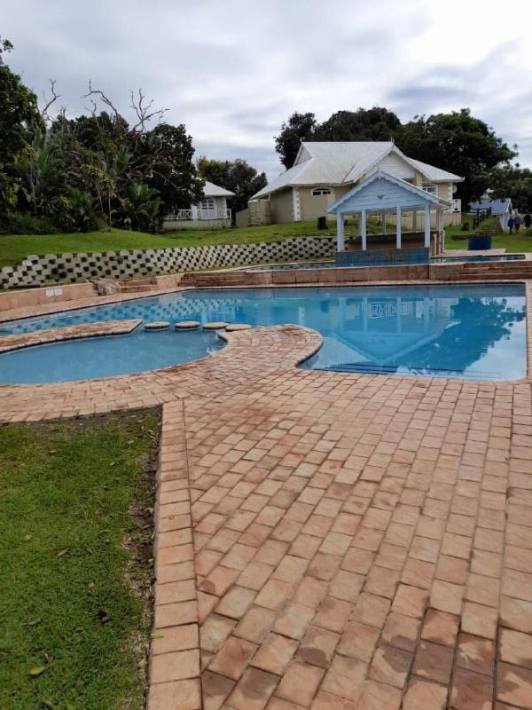 19 Montego Bay Caribbean Estate Apartman Port Edward Kültér fotó
