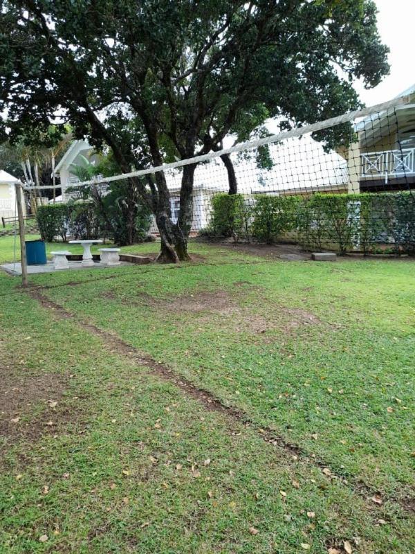 19 Montego Bay Caribbean Estate Apartman Port Edward Kültér fotó