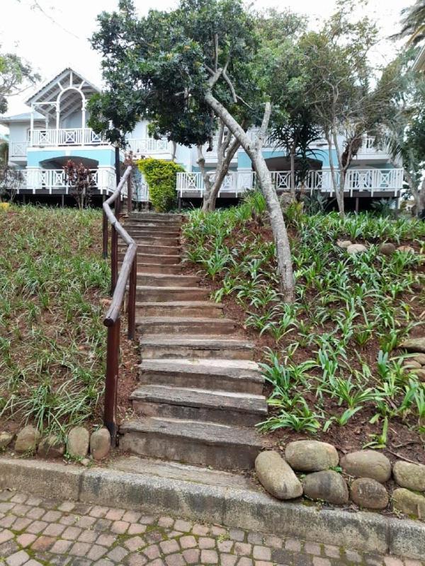 19 Montego Bay Caribbean Estate Apartman Port Edward Kültér fotó