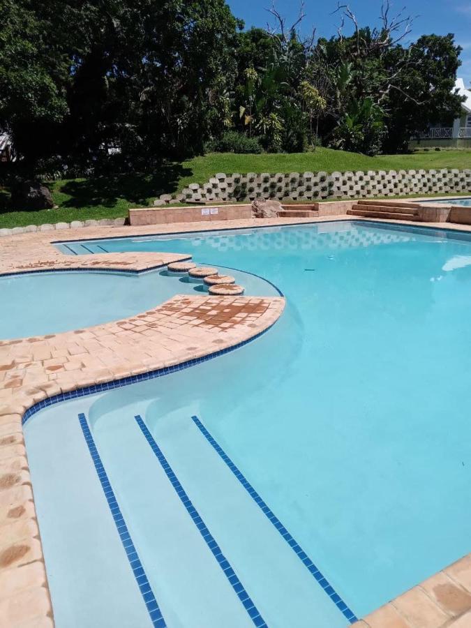 19 Montego Bay Caribbean Estate Apartman Port Edward Kültér fotó